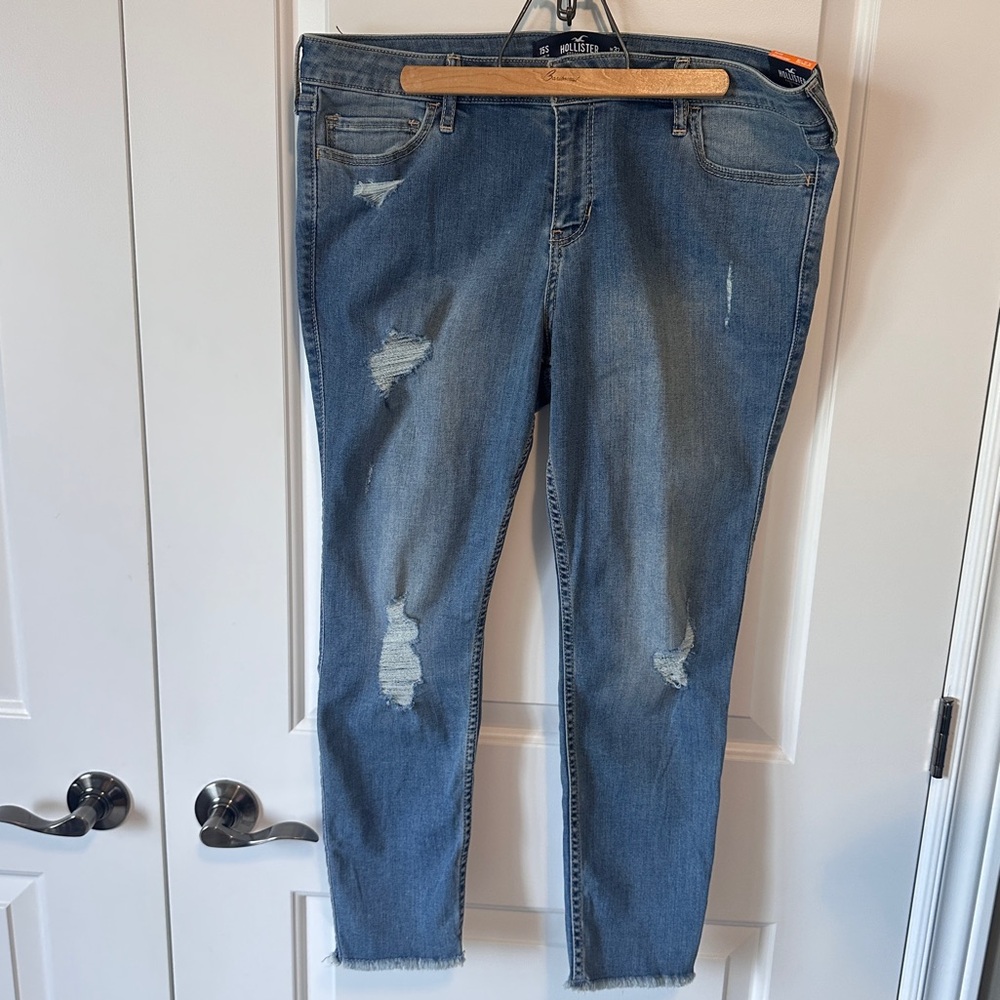🆕 sz 15 Hollister Mid-rise Crop Super Skinny distressed - W32” x 24